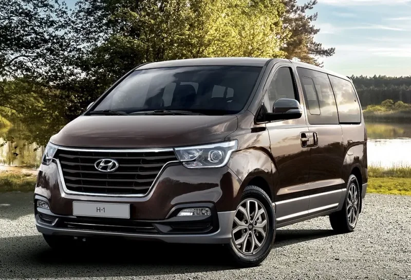 Hyundai H-1 — коричневый минивэн