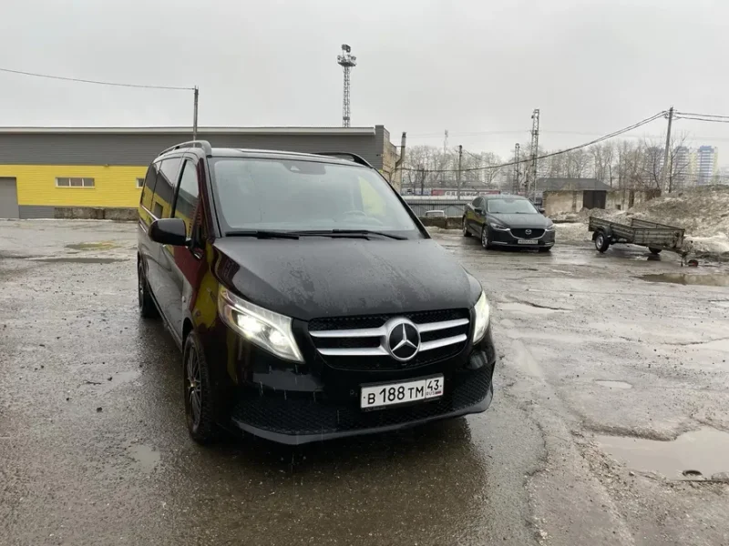 Mercedes-Benz Vito — чёрный минивэн